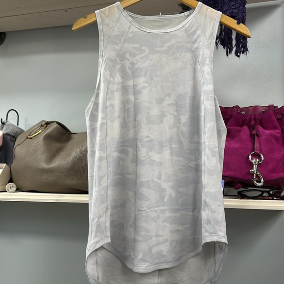 Lululemon Sculpt Tank
Incognito Camo Alpine White Multi - Picture 6 of 9